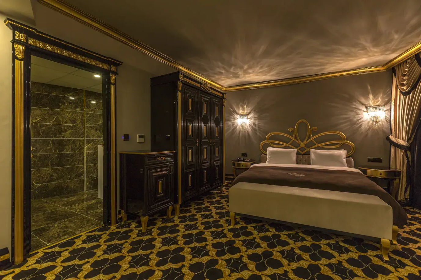 Kral Dairesi (King Suit)