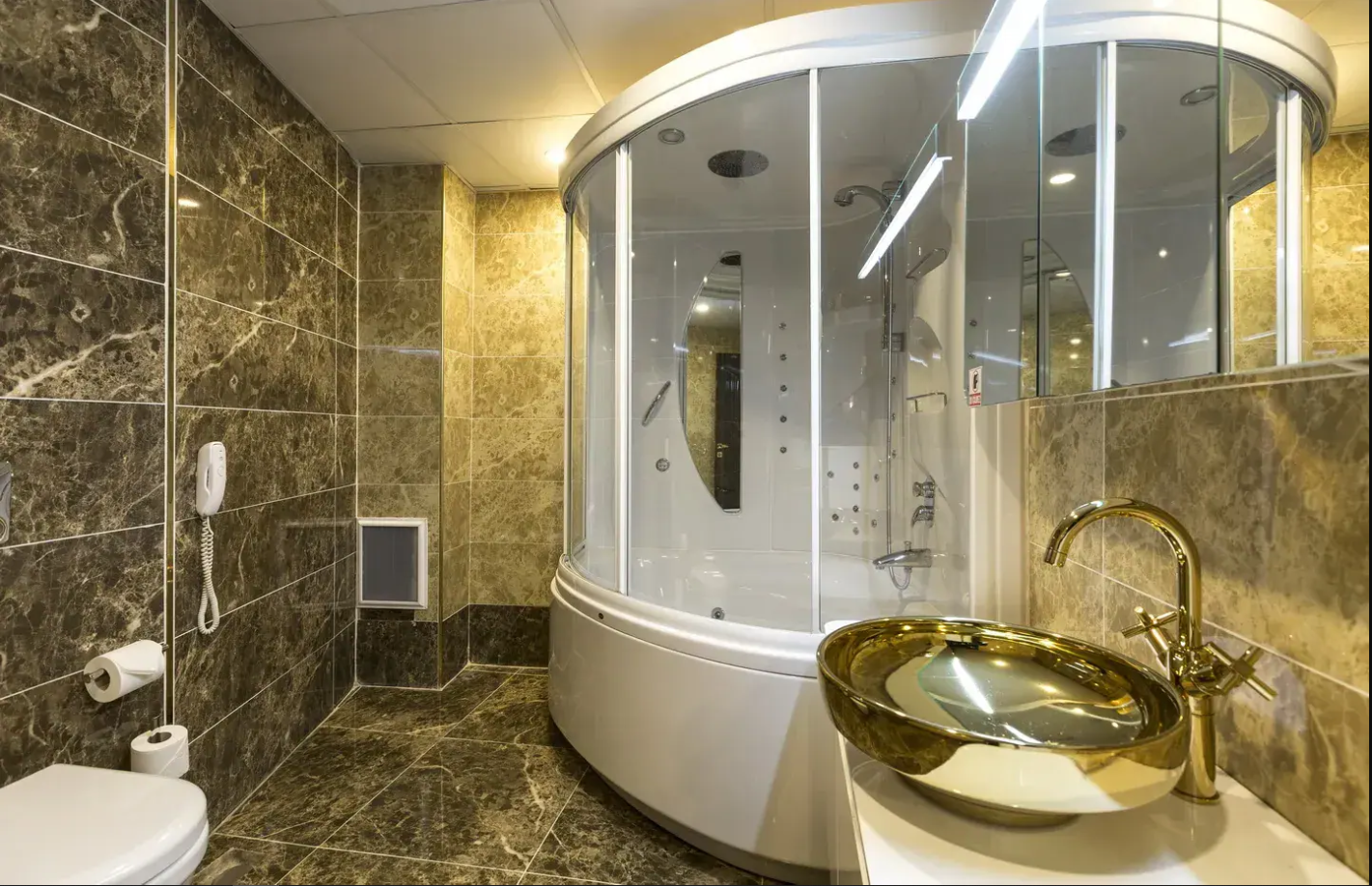 Kral Dairesi (King Suit)