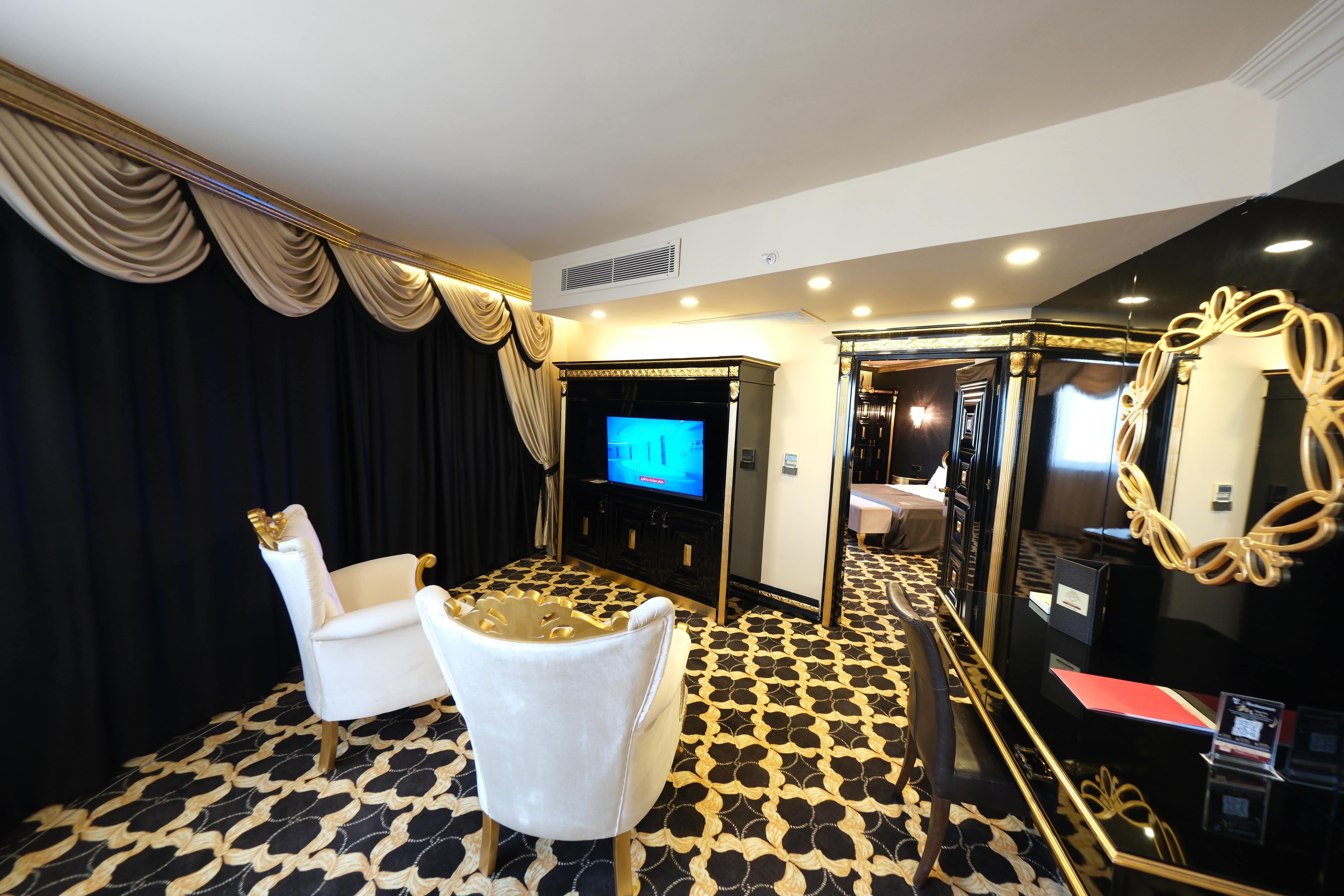 Kral Dairesi (King Suit)